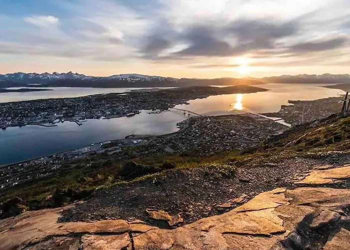 Hus I Naerheten Av Fjellheisen * Тромсё
